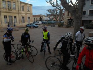 1er point de RdV, la place de la mairie à Bollène.