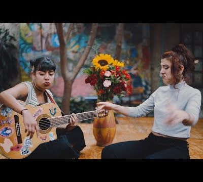 La Muchacha y La Otra - No Me Toques Mal