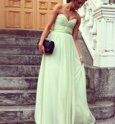 La robe est de sortie avec 1robe.fr