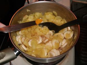 Compote pomme-banane épicée