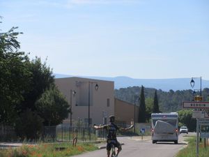 Joli groupe dans ce beau petit col de la Madeleine où les francs tireurs Bruno et Pierrot tentent une échappée...