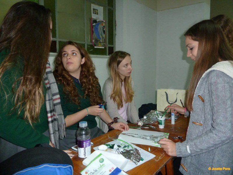 Travail en collaboration et remise des diplômes.