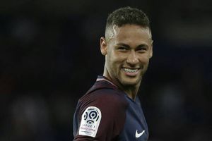 Neymar slams Barca bosses after PSG home debut
