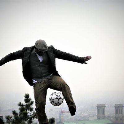 28 décembre. Jouer au foot dans le ciel! Montmartre.