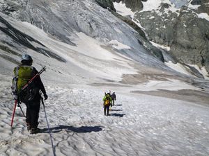 Descente sur le Glacier de la Pilatte