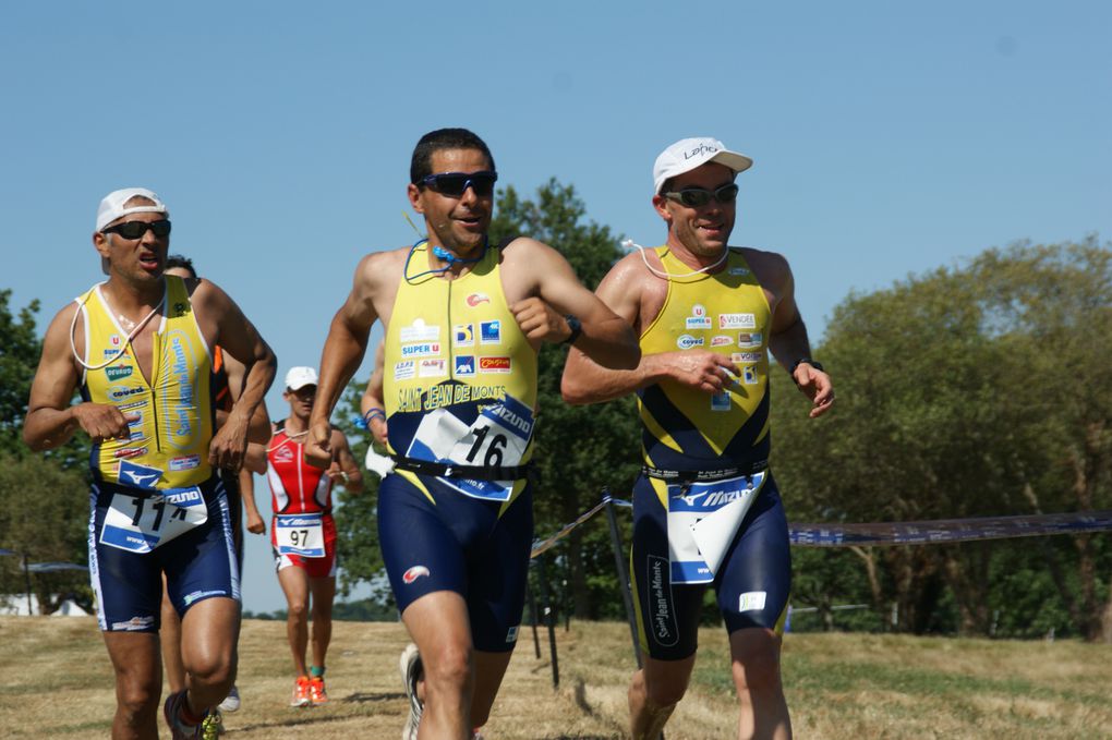 Si les triathlètes ont répondu présent, le soleil lui était au rendez-vous...