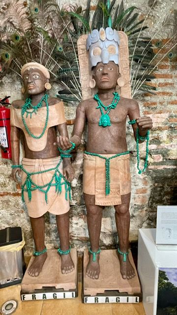 Guatemala : ses sites Mayas, sa flore et sa faune préservées.
