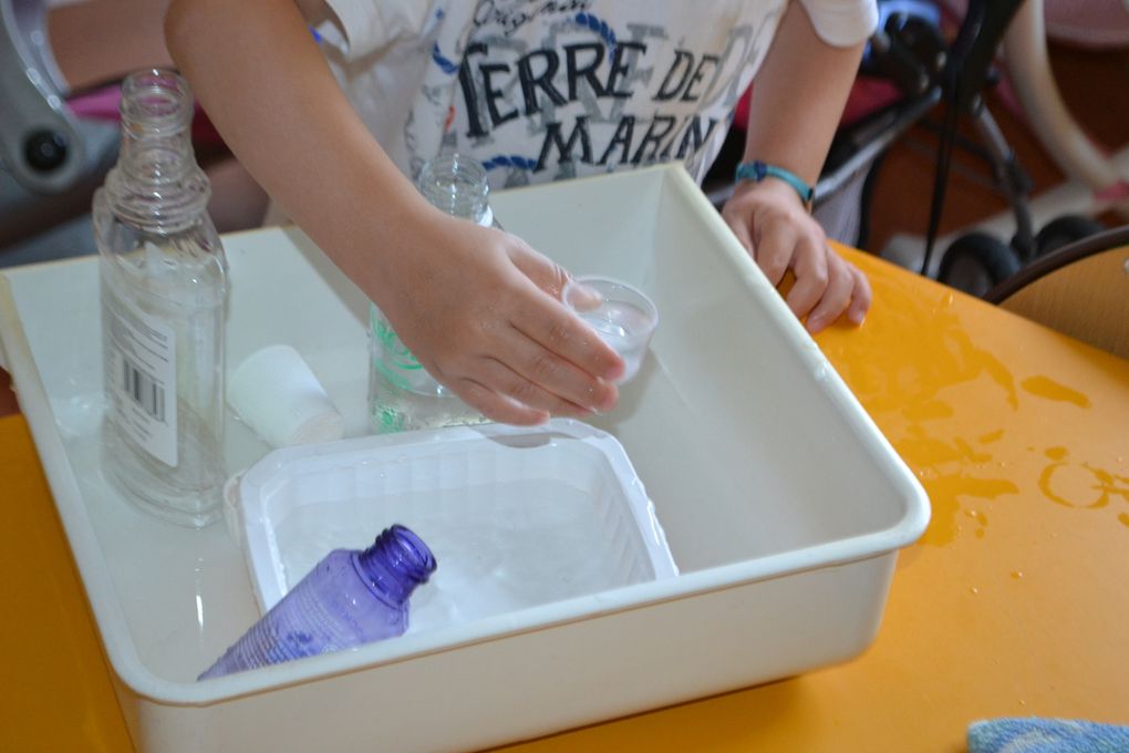 Par cette chaleur, on reste au frais et on manipule de l'eau... Même si on est un peu mouillé, ce n'est pas grave....