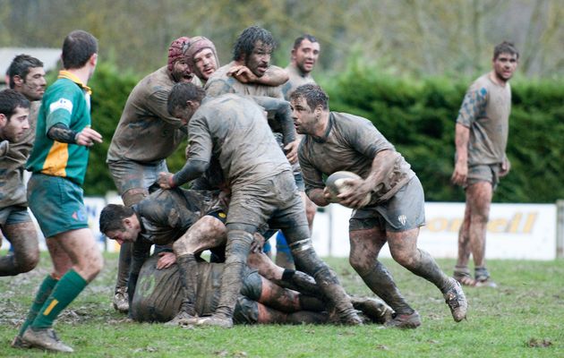 Rugby Honneur UST : Tournon, dans la boue, domine Layrac.