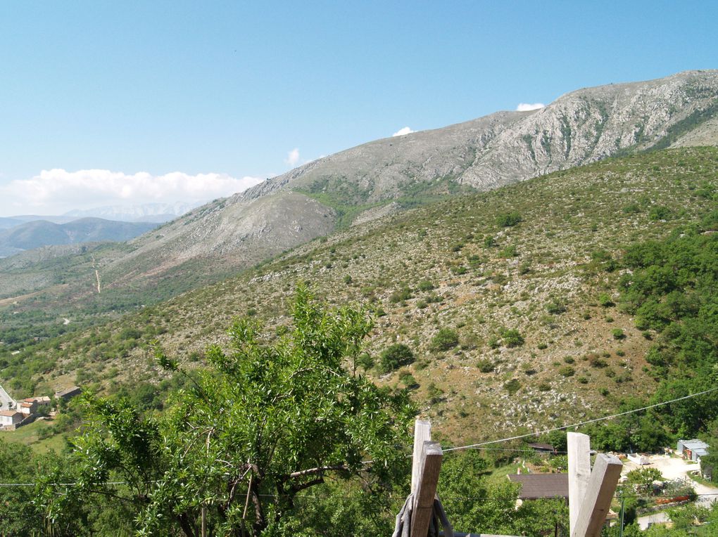 Qualche foto del paese e dei paesaggi
Quelque foto du village et des paysages