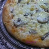 Pizza: Crème fraîche + champignon+ viande hachée - Dans la Cuisine de Tulipa