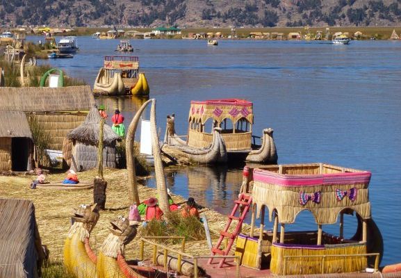 Les îles Uros-Amantani-Taquile sur le lac titicaca