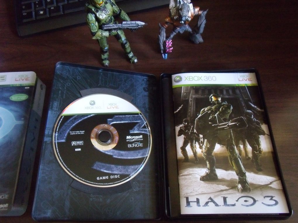 Halo 3 est un jeu de tir subjectif développé par Bungie Studios, sorti sur Xbox 360 en 2007. C'est le dernier jeu de la célèbre trilogie Halo après Halo: Combat Evolved et Halo 2.