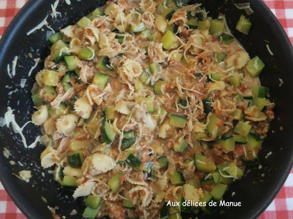 Gratin de courgettes aux pâtes et à la bolognaise