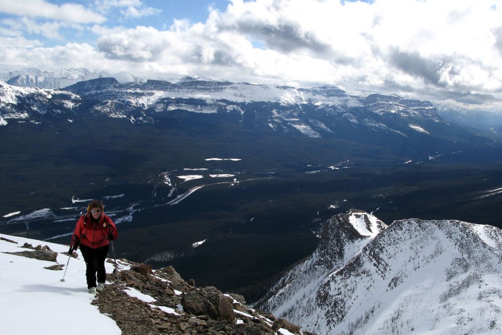 Deux mois bien charges : ski de rando entre Colombie Britannique et Alberta, kayak sur Vancouver Island, visite de Toronto et Ottawa, canoe en Ontario, debut du printemps a Montreal et Mont Tremblant, chutes du Niagara et decouverte du Nouveau Brunsw