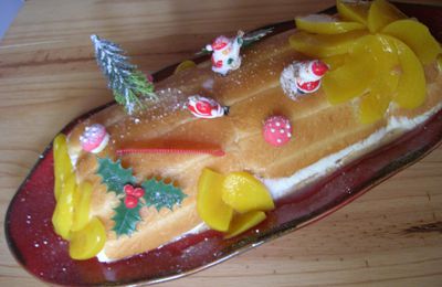 Charlotte aux pêches façon bûche de noël