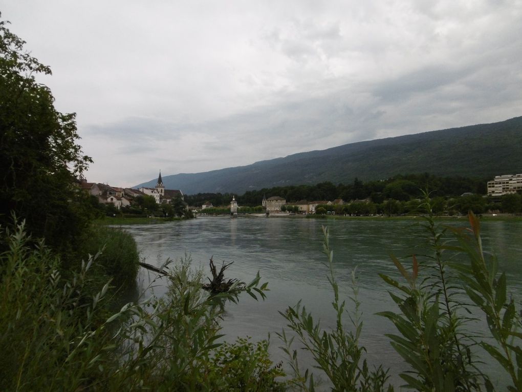 Seyssel (Haute Savoie) - étape de la Via Rhôna: son camping municipal, son fleuve, son pont et sa pluie chaleureuse