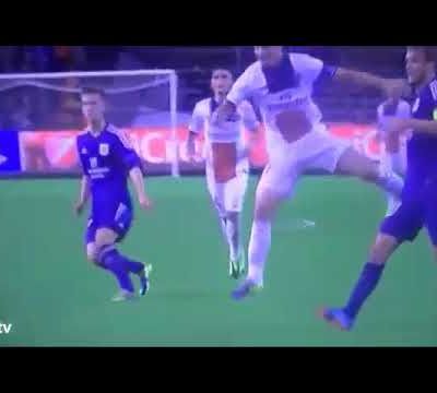 Un tire inarrêtable et un but magnifique de ibrahimovic 