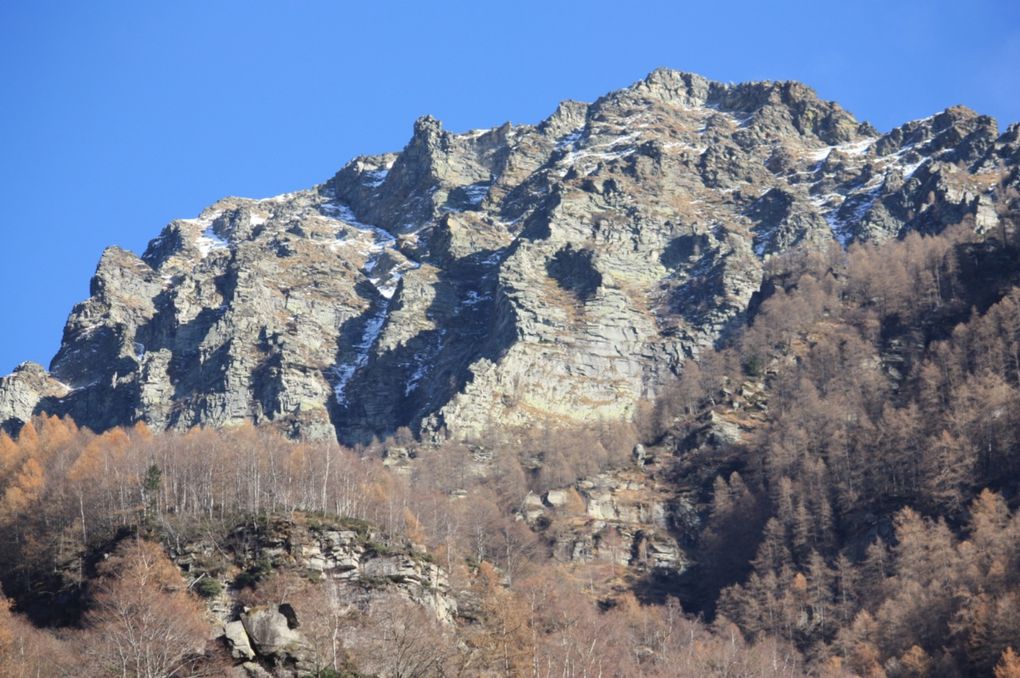 Album dell'escursione del 21.11.2009 dal bivio di Vogorno a Sonogno, in Valle Verzasca