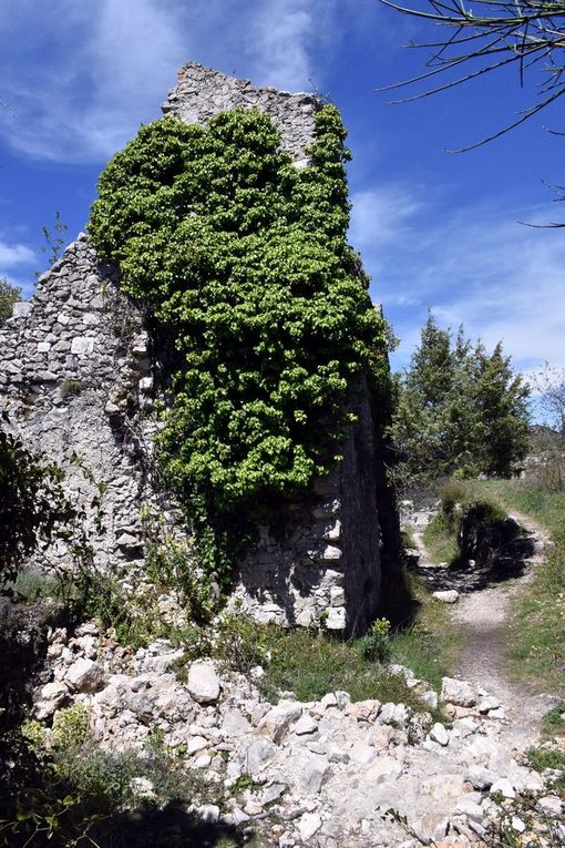 CASTEL NUOVO LA CITADELLE DU VERTIGE