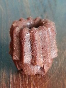 Mini-cannelés marron-chocolat