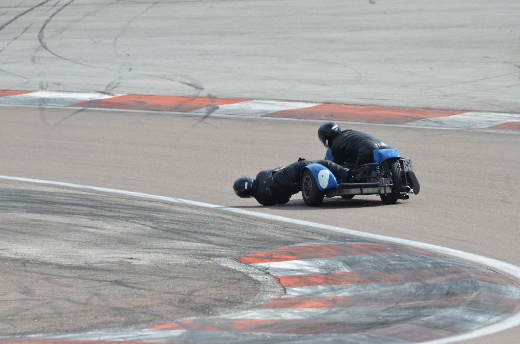 Coupes Moto-Legende 2013 
Dijon Prenois
Démonstration piste sides