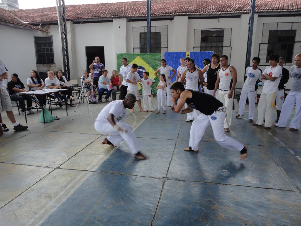 Baptême et passage de cordes du groupe de capoeira "Associação Liberdade". Un weekend de capoeira, de cours avec Mestres et Professores de l'extérieur, de Maculele, de Samba, de Feijoada... que du bonheur! ;)