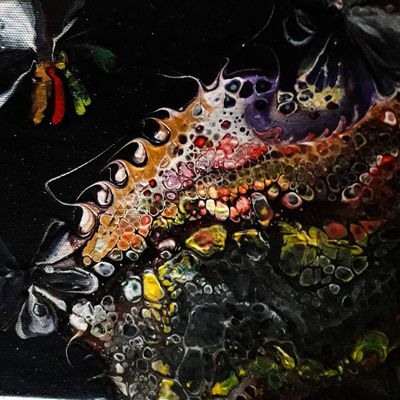 animal sous-marin en peinture acrylique pouring 