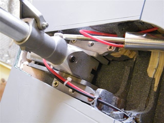 MIRAGE 2000 AVIATION DESIGN
ENVERGURE 2M
LONGUEUR 3M
REACTEUR JET CAT P200
ECHELLE 1/5
POIDS 24 KG