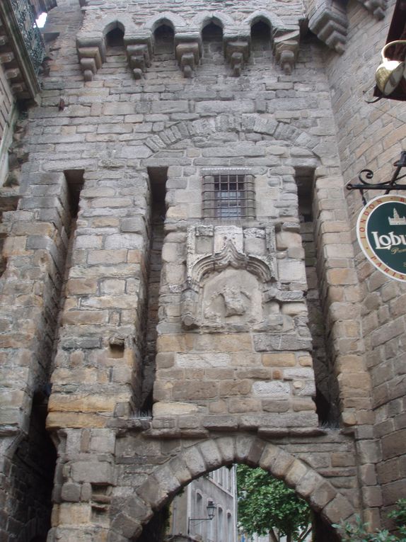 vannes, prefecture du morbihan, 
ville fortifiée à l'ambiance extraordinaire

