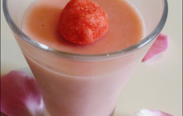 Panna Cotta aux Tendres Bonbons Fraises...