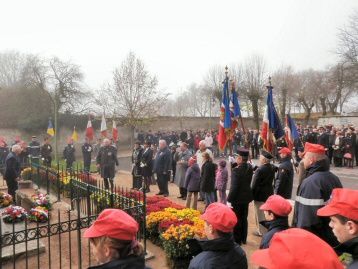 photos de la cérémonie du 11 novembre à Montbard