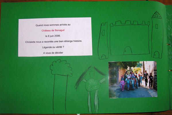 L'&eacute;cole maternelle de Saint-Vite est venue &agrave; Bonaguil en juin 2006. Apr&egrave;s leurs passage, ils ont r&eacute;alis&eacute; ce grand livre avec les photos, et les objets qu'ils ont collect&eacute;s...