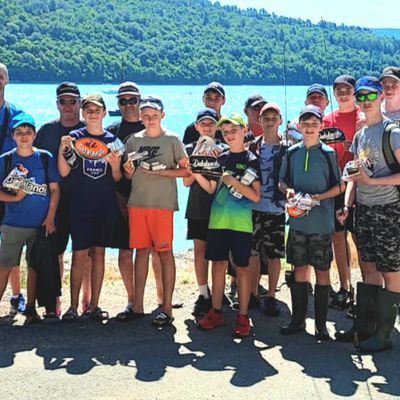 Découverte de la pêche en BATEAU à de jeunes pêcheurs