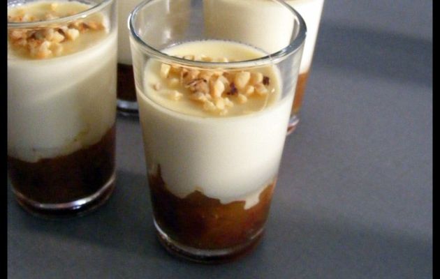 Panna cotta à la noisette et coulis de dattes au Grand Marnier