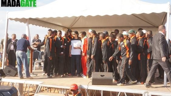 le Président Andry Rajoelina, a procédé à la pose de la première pierre du futur Temple de Rugby. Photos: Harilala Randrianarison