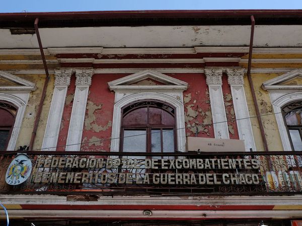 La Paz est un immense marché où s'égarent quelques buildings disgracieux 